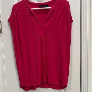 Tahari Fuchsia V-Neck T-shirt